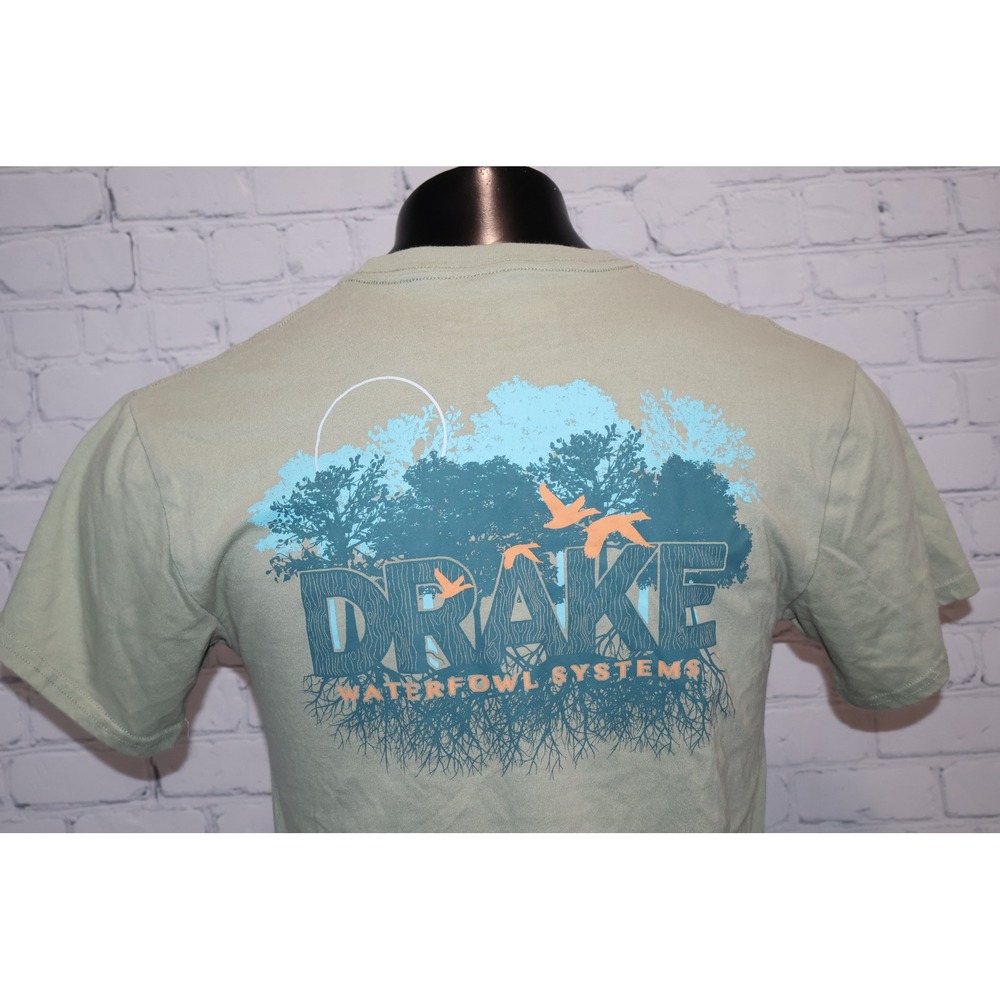Drake Waterfowl Systems T-Shirt Men Medium Sage Green Graphic Pocket Tee